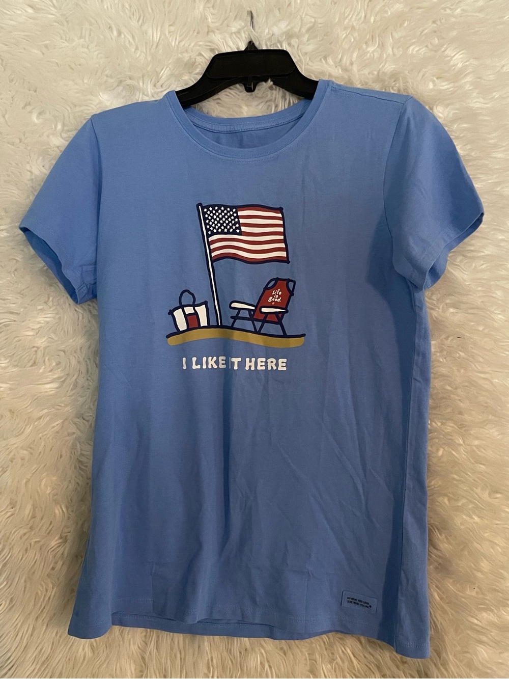 Life Is Good NWT “I Like It Here” Women’s Short Sleeve Crusher T-Shirt. Medium
